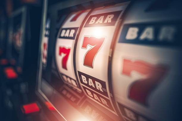 Instant hand comparison and payout calculation Player hand-vs-dealer comparison at showdown on sizi platform
